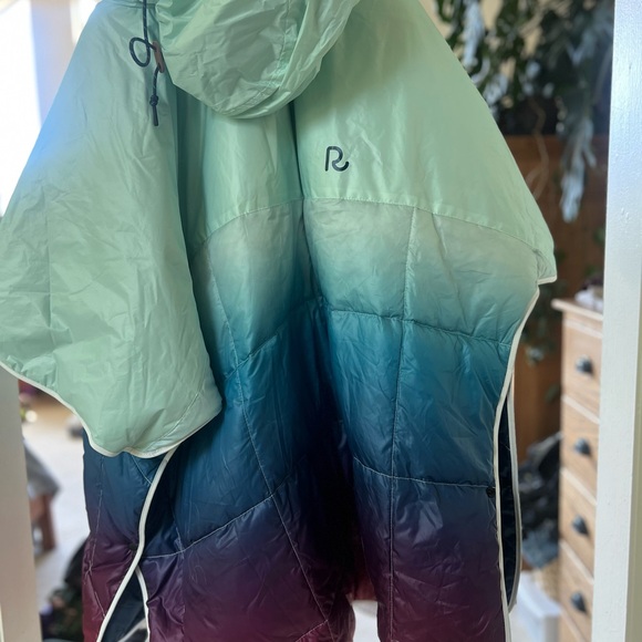 Gradient Puffer Jacket - Picture 6 of 6